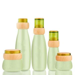 Bottiglie di crema vuote